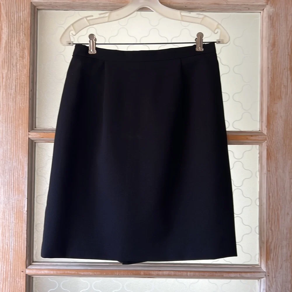 Spago jacket and skirt suit - Picture 3 of 6